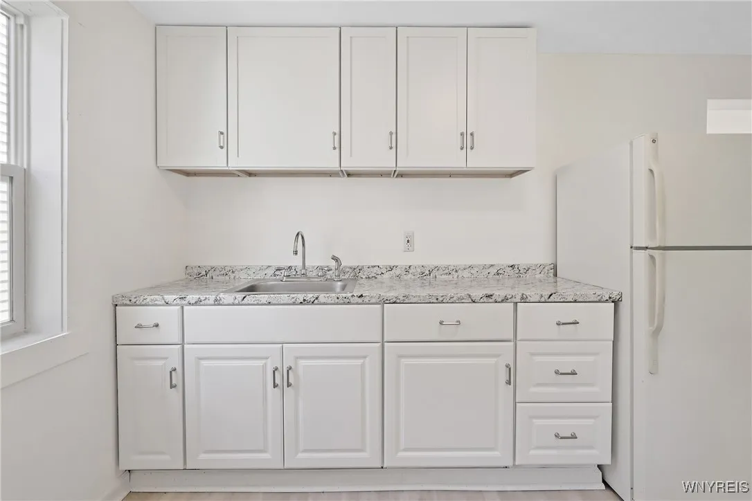 190 Hamburg Street, Buffalo, New York 14204, Buffalo, New York 14204, 3 Bedrooms Bedrooms, 5 Rooms Rooms,1 BathroomBathrooms,Residential,Closed,190 Hamburg Street, Buffalo, New York 14204,0,B1567723