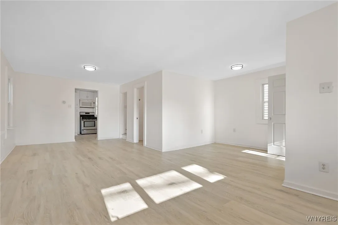 190 Hamburg Street, Buffalo, New York 14204, Buffalo, New York 14204, 3 Bedrooms Bedrooms, 5 Rooms Rooms,1 BathroomBathrooms,Residential,Closed,190 Hamburg Street, Buffalo, New York 14204,0,B1567723
