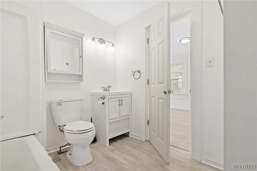 190 Hamburg Street, Buffalo, New York 14204, Buffalo, New York 14204, 3 Bedrooms Bedrooms, 5 Rooms Rooms,1 BathroomBathrooms,Residential,Closed,190 Hamburg Street, Buffalo, New York 14204,0,B1567723