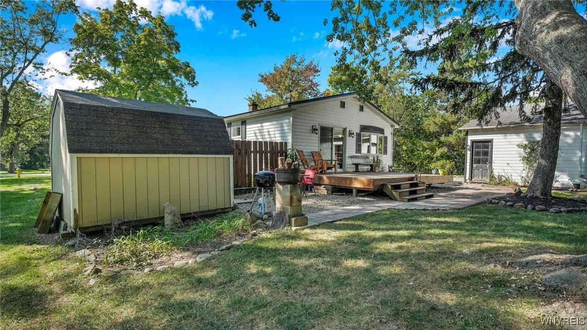 4135 Burke Parkway, Hamburg, New York 14219, Hamburg, New York 14219, 2 Bedrooms Bedrooms, 7 Rooms Rooms,1 BathroomBathrooms,Residential,Closed,4135 Burke Parkway, Hamburg, New York 14219,0,B1564746