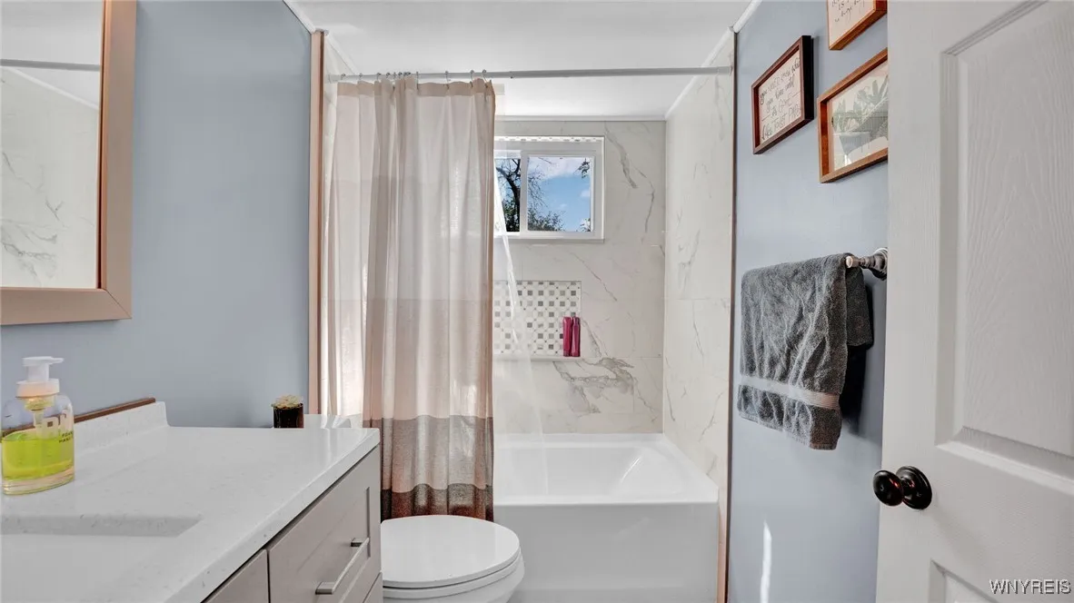 4135 Burke Parkway, Hamburg, New York 14219, Hamburg, New York 14219, 2 Bedrooms Bedrooms, 7 Rooms Rooms,1 BathroomBathrooms,Residential,Closed,4135 Burke Parkway, Hamburg, New York 14219,0,B1564746