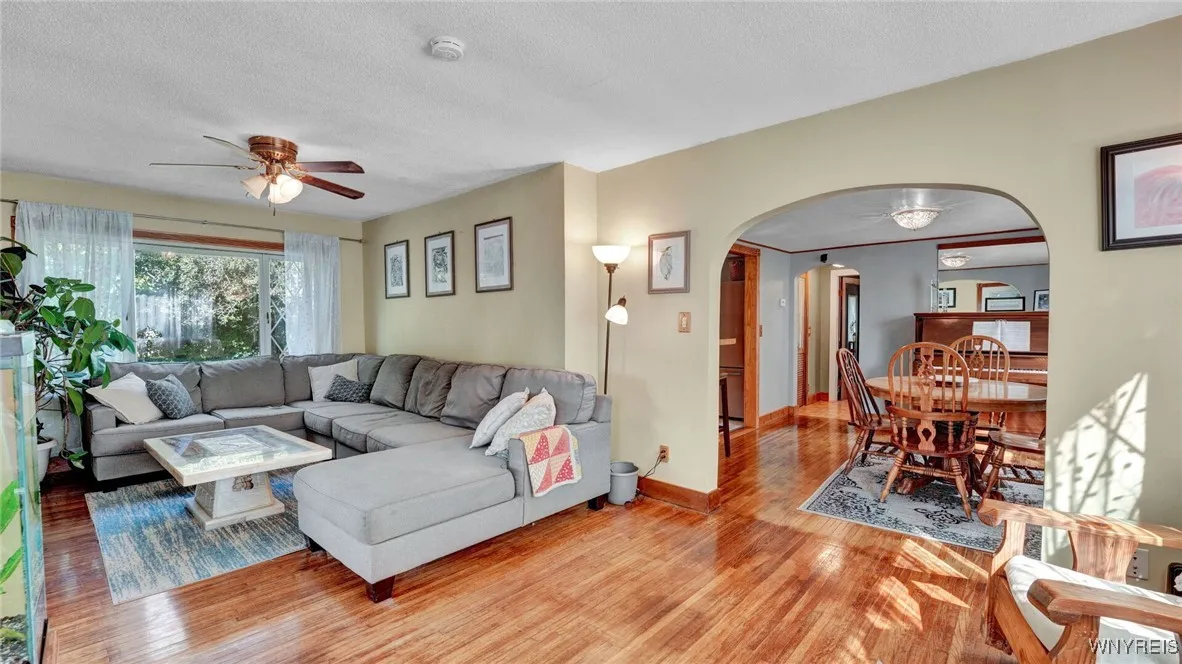 4135 Burke Parkway, Hamburg, New York 14219, Hamburg, New York 14219, 2 Bedrooms Bedrooms, 7 Rooms Rooms,1 BathroomBathrooms,Residential,Closed,4135 Burke Parkway, Hamburg, New York 14219,0,B1564746