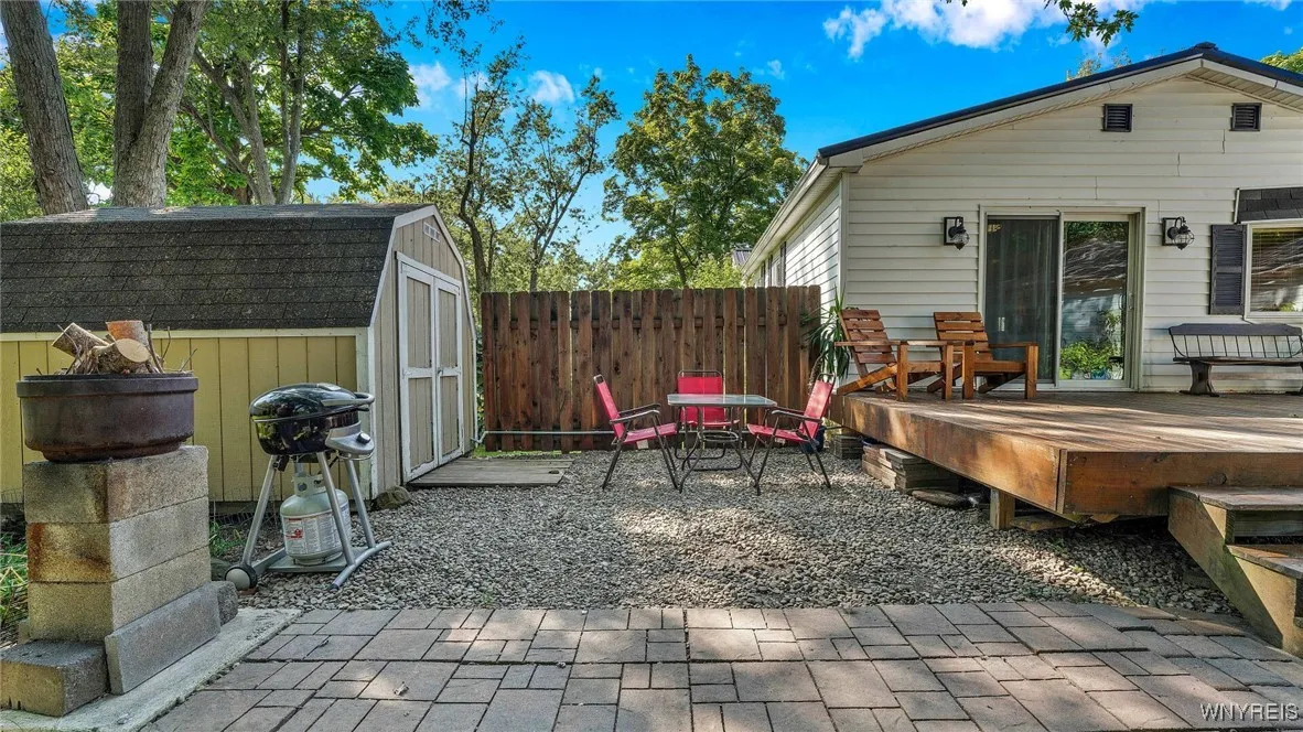 4135 Burke Parkway, Hamburg, New York 14219, Hamburg, New York 14219, 2 Bedrooms Bedrooms, 7 Rooms Rooms,1 BathroomBathrooms,Residential,Closed,4135 Burke Parkway, Hamburg, New York 14219,0,B1564746