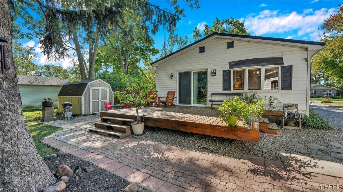 4135 Burke Parkway, Hamburg, New York 14219, Hamburg, New York 14219, 2 Bedrooms Bedrooms, 7 Rooms Rooms,1 BathroomBathrooms,Residential,Closed,4135 Burke Parkway, Hamburg, New York 14219,0,B1564746