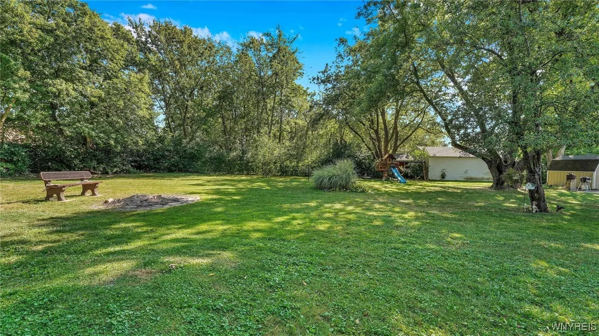 4135 Burke Parkway, Hamburg, New York 14219, Hamburg, New York 14219, 2 Bedrooms Bedrooms, 7 Rooms Rooms,1 BathroomBathrooms,Residential,Closed,4135 Burke Parkway, Hamburg, New York 14219,0,B1564746