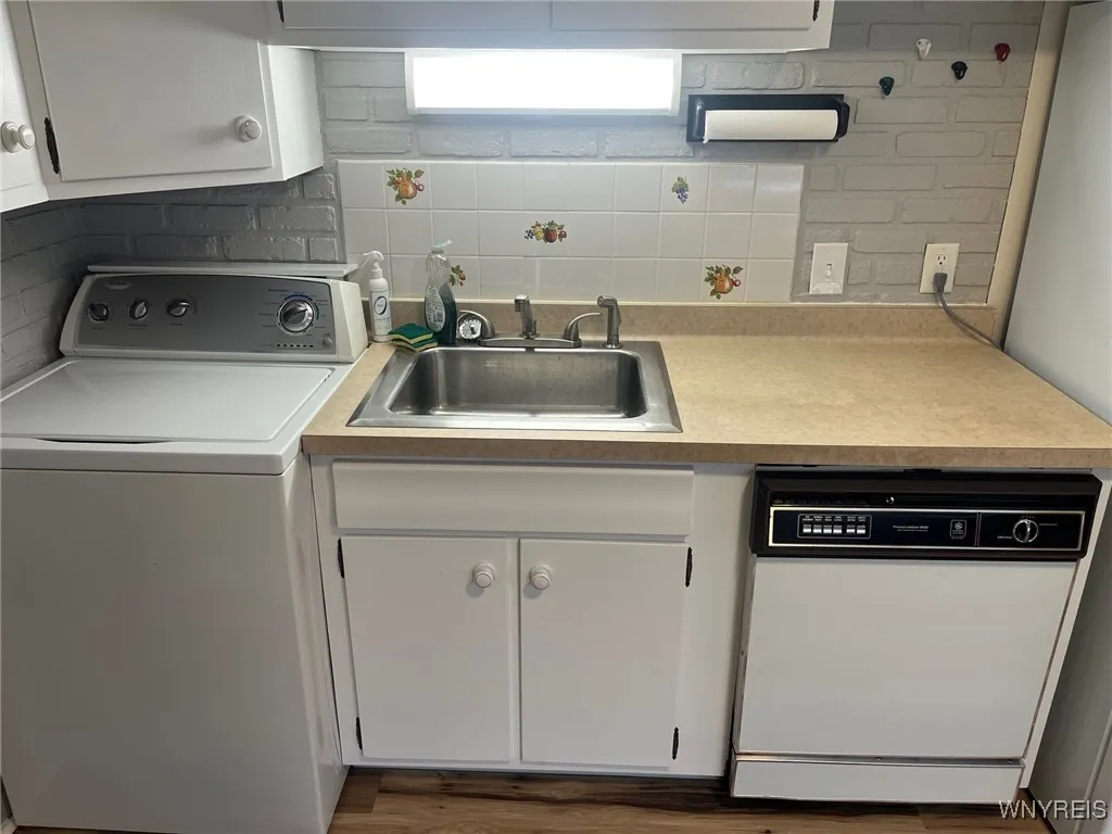 359 Dushane Drive, Tonawanda-town, New York 14223, Tonawanda, New York 14223, 4 Bedrooms Bedrooms, 8 Rooms Rooms,1 BathroomBathrooms,Residential,Closed,359 Dushane Drive, Tonawanda-town, New York 14223,0,B1567074