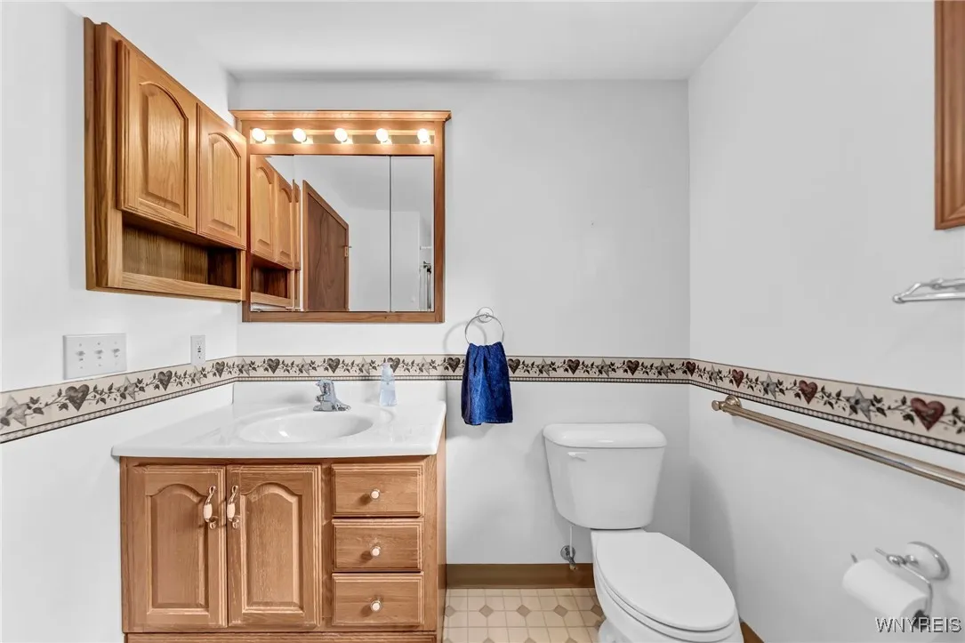 3992 Grant Avenue, Hamburg, New York 14075, Hamburg, New York 14075, 4 Bedrooms Bedrooms, 9 Rooms Rooms,3 BathroomsBathrooms,Residential,Closed,3992 Grant Avenue, Hamburg, New York 14075,0,B1567834