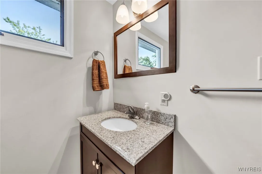 3992 Grant Avenue, Hamburg, New York 14075, Hamburg, New York 14075, 4 Bedrooms Bedrooms, 9 Rooms Rooms,3 BathroomsBathrooms,Residential,Closed,3992 Grant Avenue, Hamburg, New York 14075,0,B1567834