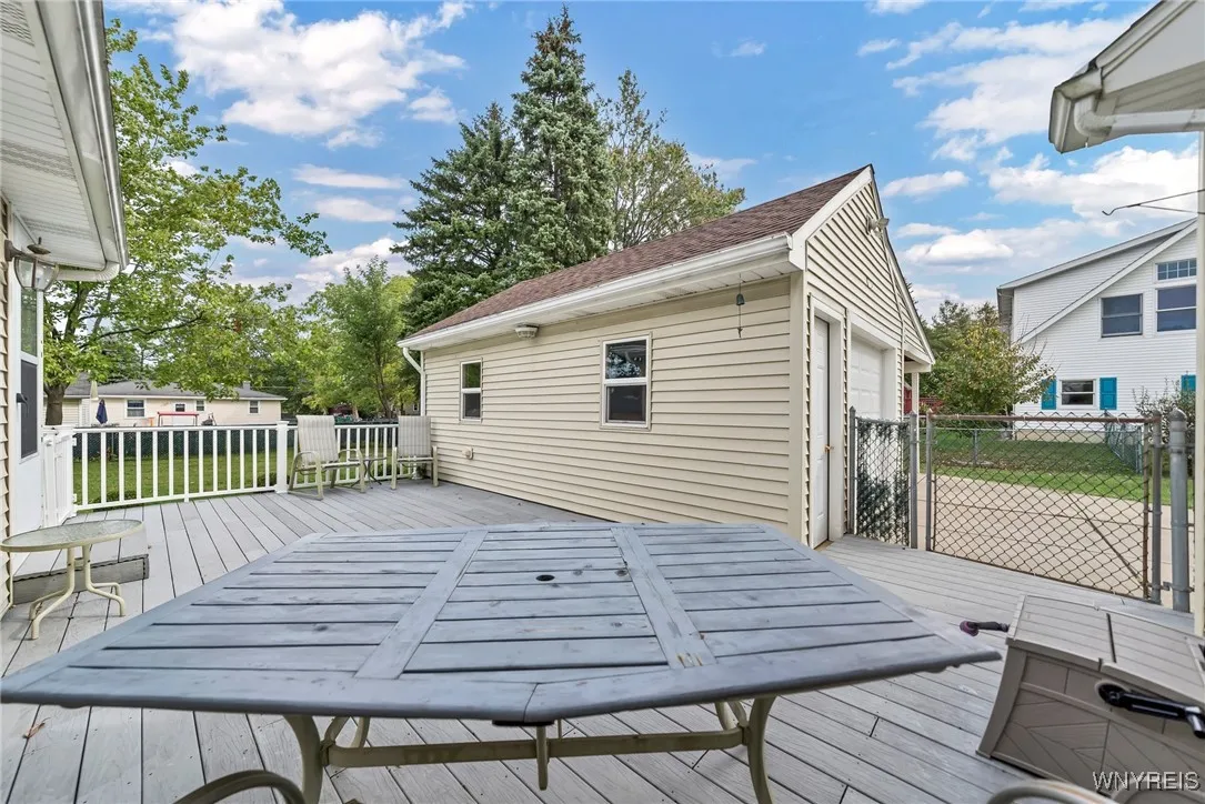 3992 Grant Avenue, Hamburg, New York 14075, Hamburg, New York 14075, 4 Bedrooms Bedrooms, 9 Rooms Rooms,3 BathroomsBathrooms,Residential,Closed,3992 Grant Avenue, Hamburg, New York 14075,0,B1567834