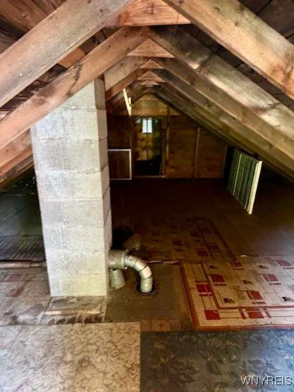6709 Attic
