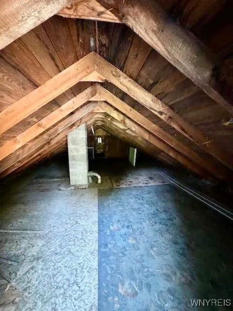 6709 Attic