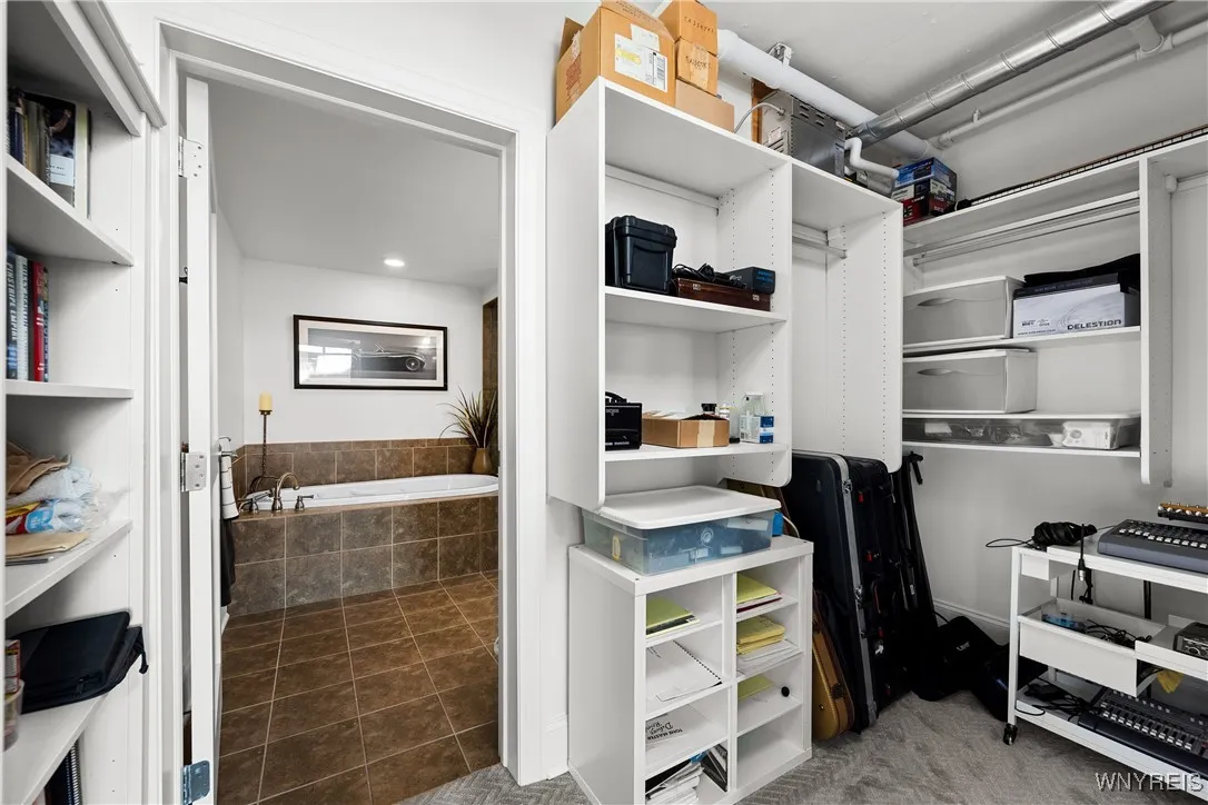 132 Lakefront Boulevard 302, Buffalo, New York 142, Buffalo, New York 14202, 2 Bedrooms Bedrooms, 5 Rooms Rooms,2 BathroomsBathrooms,Residential,Closed,132 Lakefront Boulevard 302, Buffalo, New York 142,0,B1567851