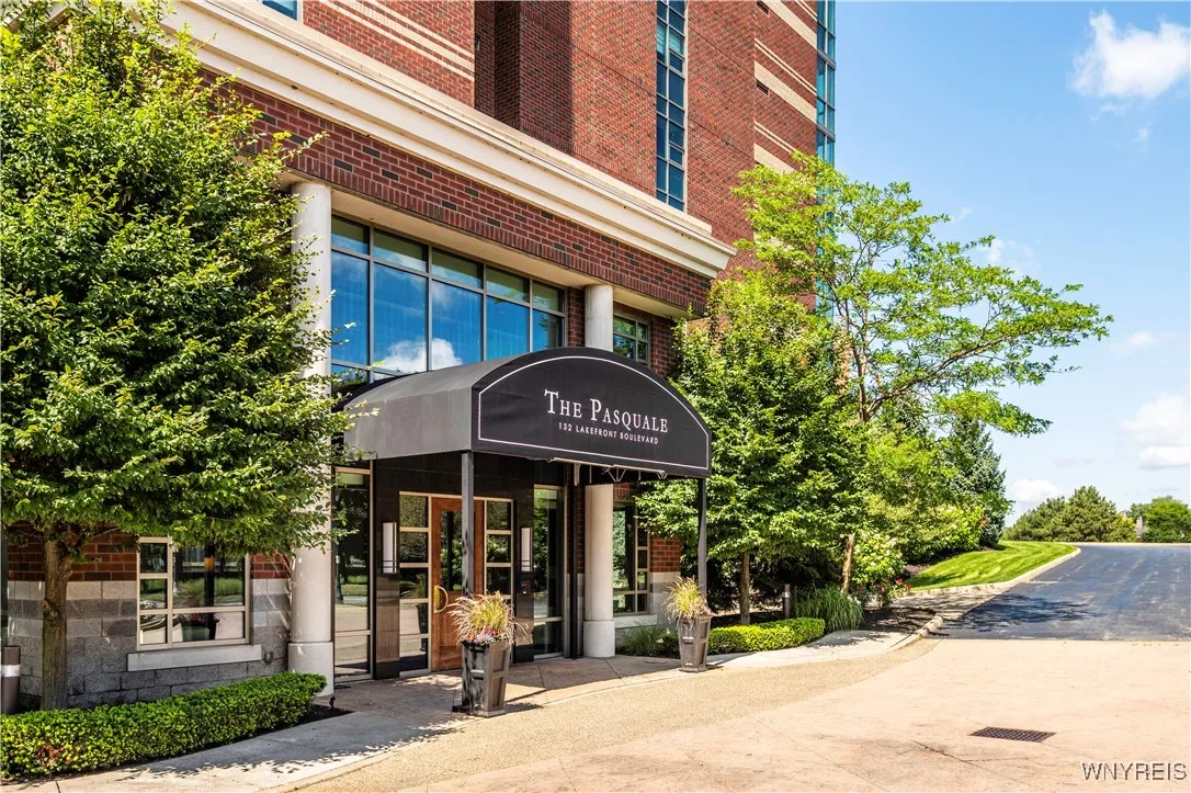 132 Lakefront Boulevard 302, Buffalo, New York 142, Buffalo, New York 14202, 2 Bedrooms Bedrooms, 5 Rooms Rooms,2 BathroomsBathrooms,Residential,Closed,132 Lakefront Boulevard 302, Buffalo, New York 142,0,B1567851