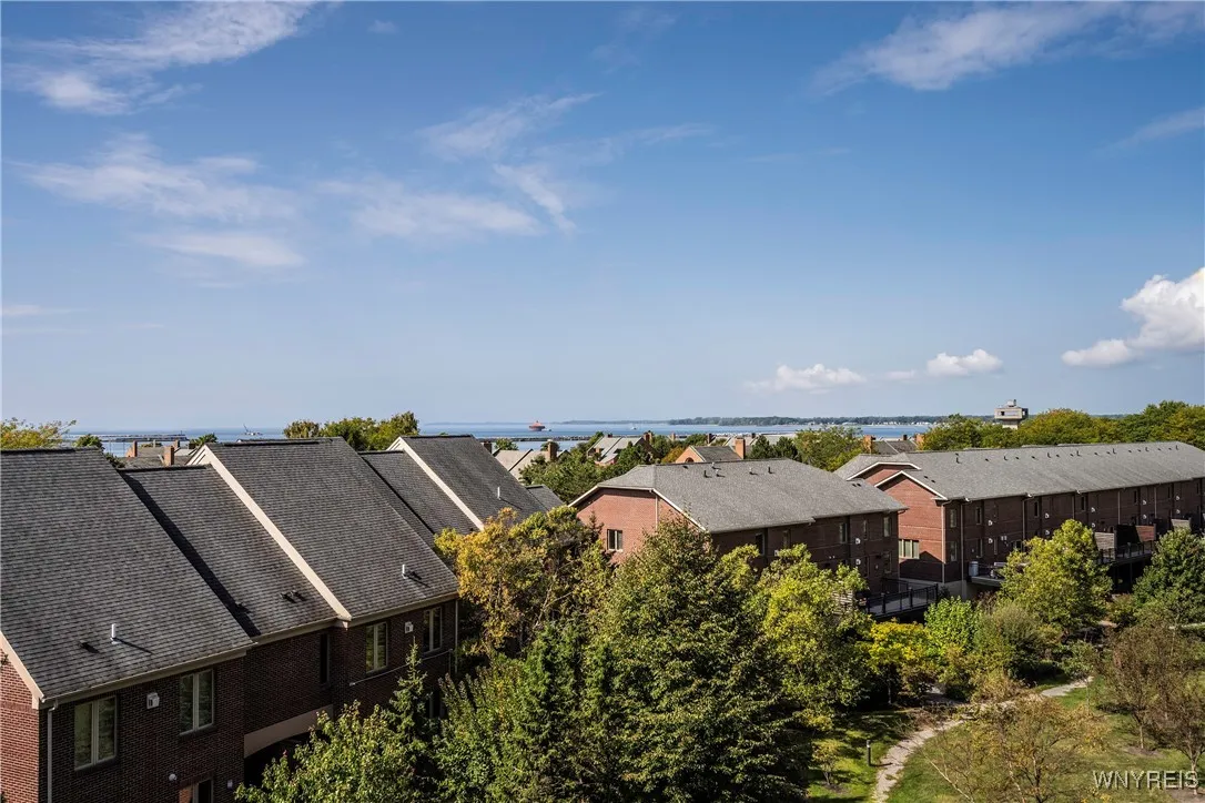 132 Lakefront Boulevard 302, Buffalo, New York 142, Buffalo, New York 14202, 2 Bedrooms Bedrooms, 5 Rooms Rooms,2 BathroomsBathrooms,Residential,Closed,132 Lakefront Boulevard 302, Buffalo, New York 142,0,B1567851
