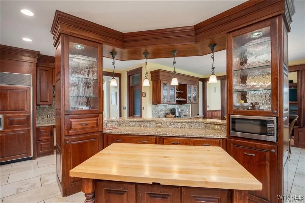 5338 Briercliff Drive, Hamburg, New York 14075, Hamburg, New York 14075, 4 Bedrooms Bedrooms, 17 Rooms Rooms,4 BathroomsBathrooms,Residential,Closed,5338 Briercliff Drive, Hamburg, New York 14075,0,B1567245