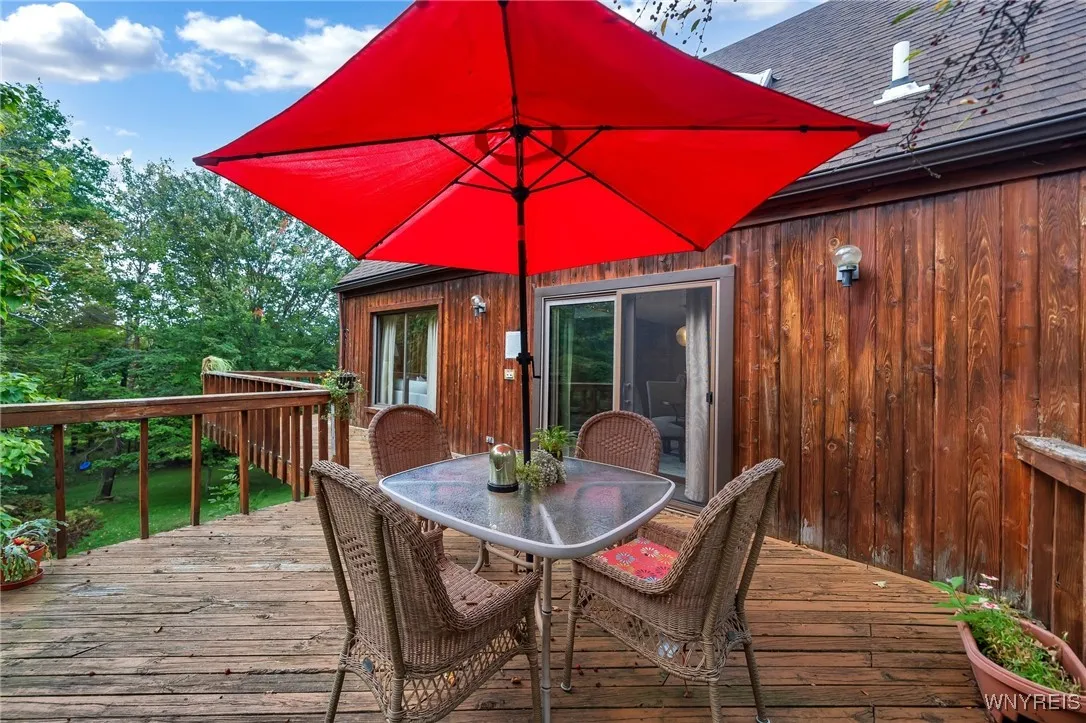 363 Elmwood Avenue, Aurora, New York 14052, Aurora, New York 14052, 4 Bedrooms Bedrooms, 8 Rooms Rooms,2 BathroomsBathrooms,Residential,Closed,363 Elmwood Avenue, Aurora, New York 14052,0,B1567409