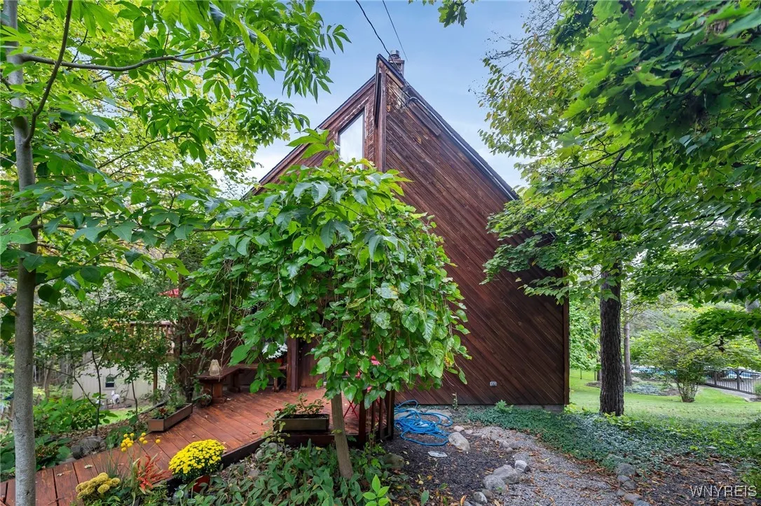 363 Elmwood Avenue, Aurora, New York 14052, Aurora, New York 14052, 4 Bedrooms Bedrooms, 8 Rooms Rooms,2 BathroomsBathrooms,Residential,Closed,363 Elmwood Avenue, Aurora, New York 14052,0,B1567409