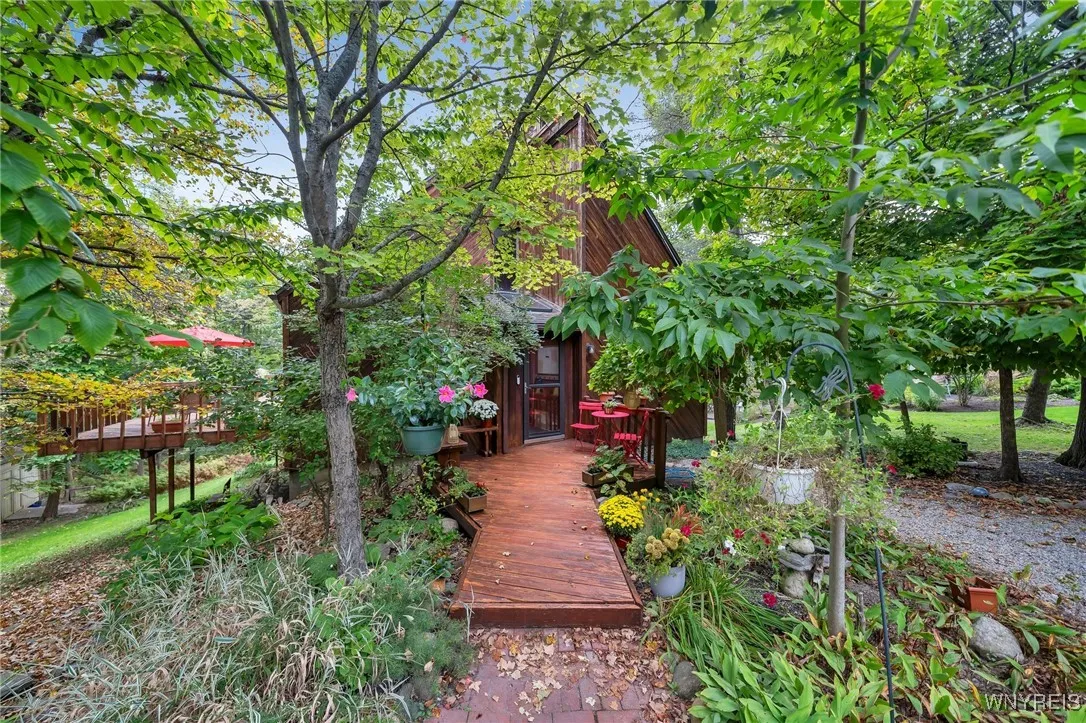 363 Elmwood Avenue, Aurora, New York 14052, Aurora, New York 14052, 4 Bedrooms Bedrooms, 8 Rooms Rooms,2 BathroomsBathrooms,Residential,Closed,363 Elmwood Avenue, Aurora, New York 14052,0,B1567409