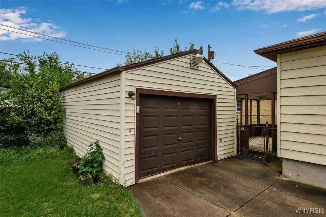 155 Fries Road, Tonawanda-town, New York 14150, Tonawanda, New York 14150, 3 Bedrooms Bedrooms, 7 Rooms Rooms,2 BathroomsBathrooms,Residential,Closed,155 Fries Road, Tonawanda-town, New York 14150,0,B1568231