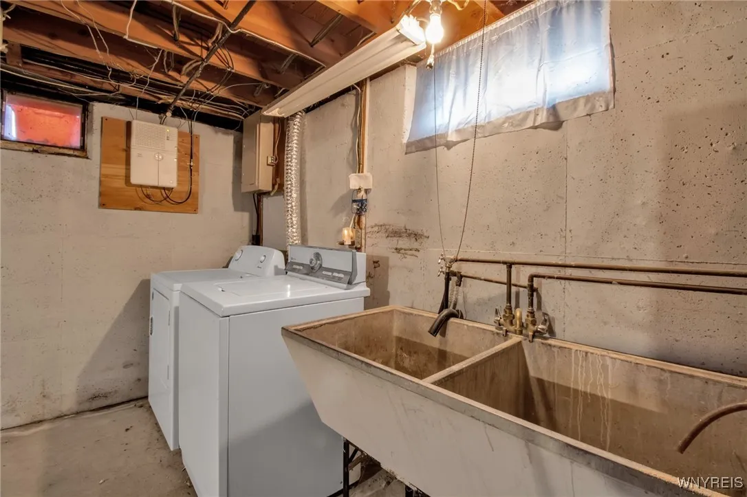 155 Fries Road, Tonawanda-town, New York 14150, Tonawanda, New York 14150, 3 Bedrooms Bedrooms, 7 Rooms Rooms,2 BathroomsBathrooms,Residential,Closed,155 Fries Road, Tonawanda-town, New York 14150,0,B1568231