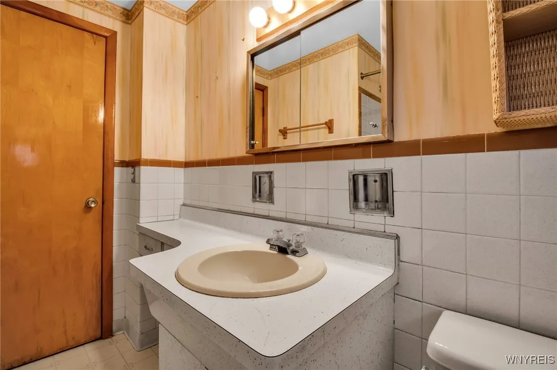 155 Fries Road, Tonawanda-town, New York 14150, Tonawanda, New York 14150, 3 Bedrooms Bedrooms, 7 Rooms Rooms,2 BathroomsBathrooms,Residential,Closed,155 Fries Road, Tonawanda-town, New York 14150,0,B1568231