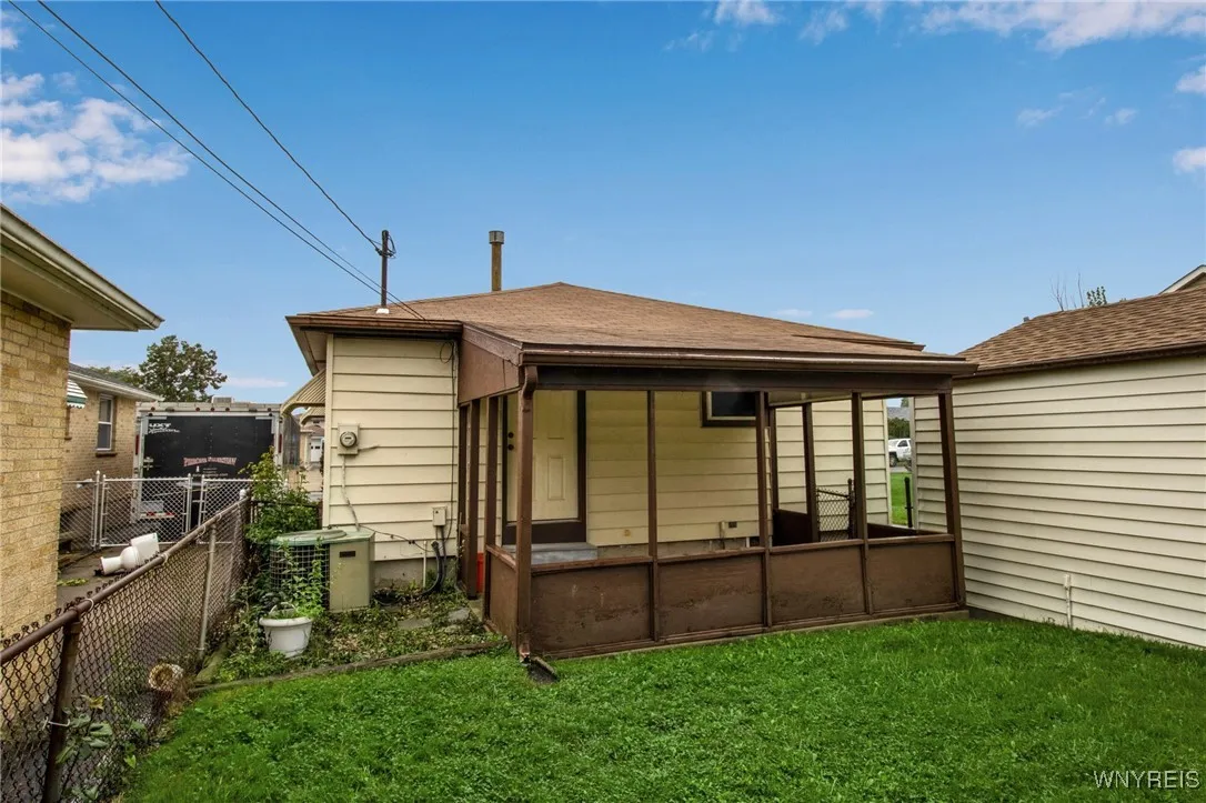 155 Fries Road, Tonawanda-town, New York 14150, Tonawanda, New York 14150, 3 Bedrooms Bedrooms, 7 Rooms Rooms,2 BathroomsBathrooms,Residential,Closed,155 Fries Road, Tonawanda-town, New York 14150,0,B1568231