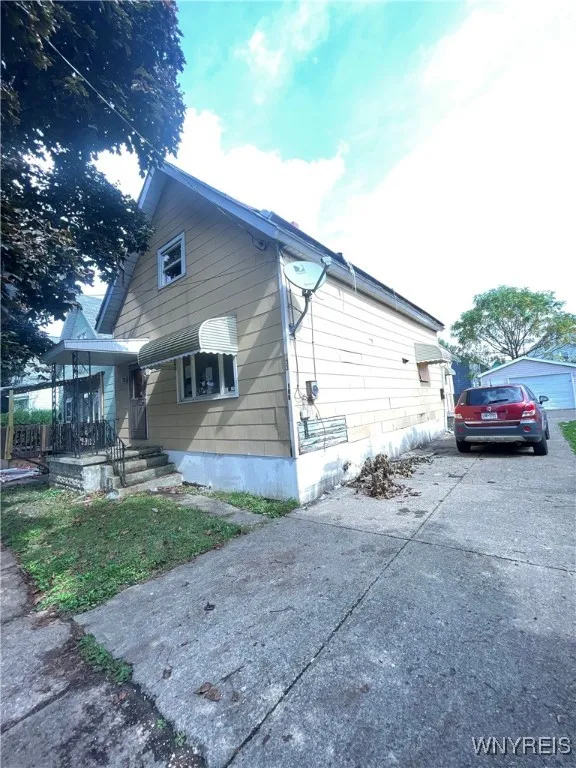 133 Weimar Street, Buffalo, New York 14206, Buffalo, New York 14206, 2 Bedrooms Bedrooms, 5 Rooms Rooms,1 BathroomBathrooms,Residential,Closed,133 Weimar Street, Buffalo, New York 14206,0,B1568041