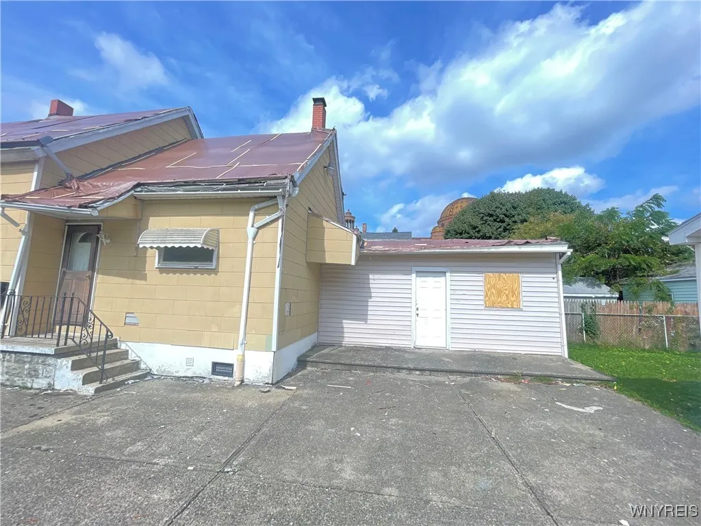 133 Weimar Street, Buffalo, New York 14206, Buffalo, New York 14206, 2 Bedrooms Bedrooms, 5 Rooms Rooms,1 BathroomBathrooms,Residential,Closed,133 Weimar Street, Buffalo, New York 14206,0,B1568041
