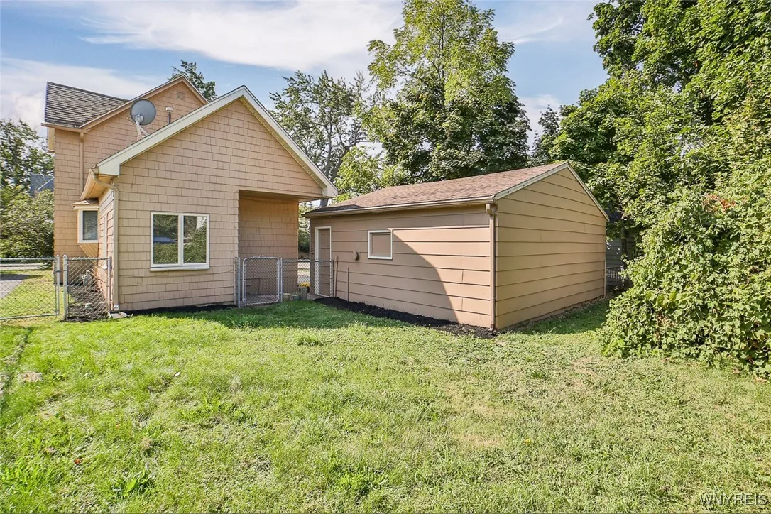 65 Lake Avenue, Hamburg, New York 14219, Hamburg, New York 14219, 3 Bedrooms Bedrooms, 11 Rooms Rooms,1 BathroomBathrooms,Residential,Closed,65 Lake Avenue, Hamburg, New York 14219,0,B1567224