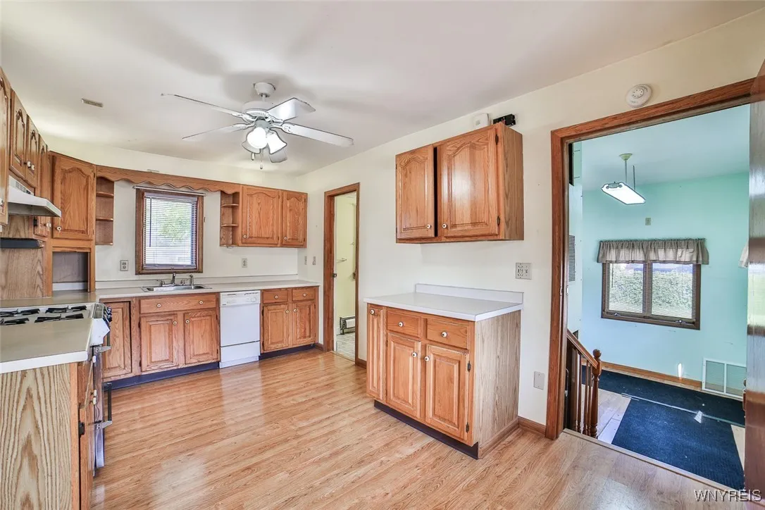 65 Lake Avenue, Hamburg, New York 14219, Hamburg, New York 14219, 3 Bedrooms Bedrooms, 11 Rooms Rooms,1 BathroomBathrooms,Residential,Closed,65 Lake Avenue, Hamburg, New York 14219,0,B1567224