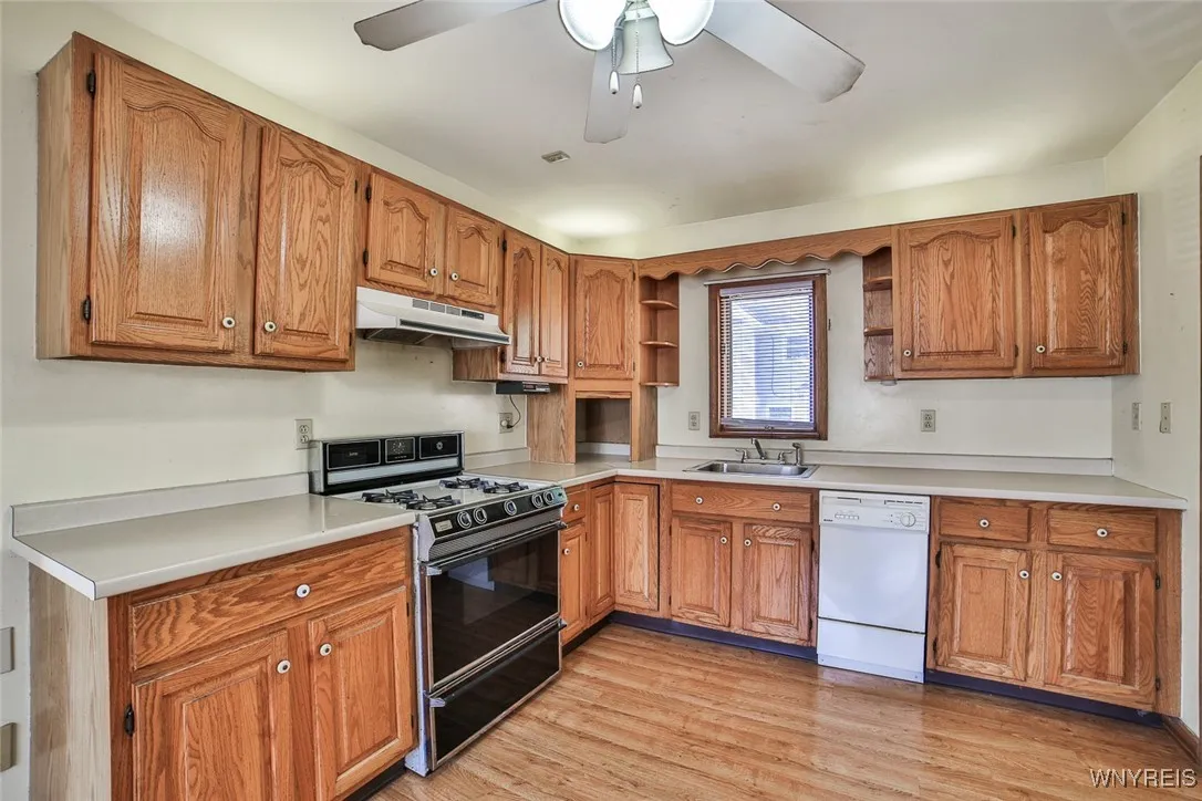 65 Lake Avenue, Hamburg, New York 14219, Hamburg, New York 14219, 3 Bedrooms Bedrooms, 11 Rooms Rooms,1 BathroomBathrooms,Residential,Closed,65 Lake Avenue, Hamburg, New York 14219,0,B1567224