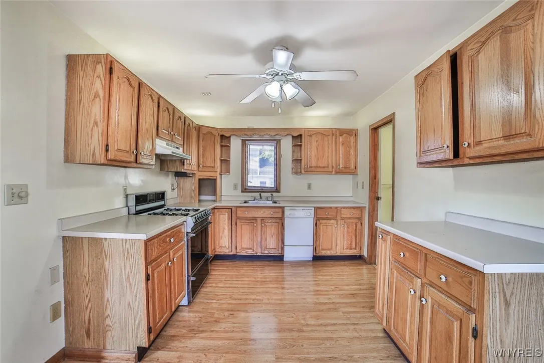 65 Lake Avenue, Hamburg, New York 14219, Hamburg, New York 14219, 3 Bedrooms Bedrooms, 11 Rooms Rooms,1 BathroomBathrooms,Residential,Closed,65 Lake Avenue, Hamburg, New York 14219,0,B1567224