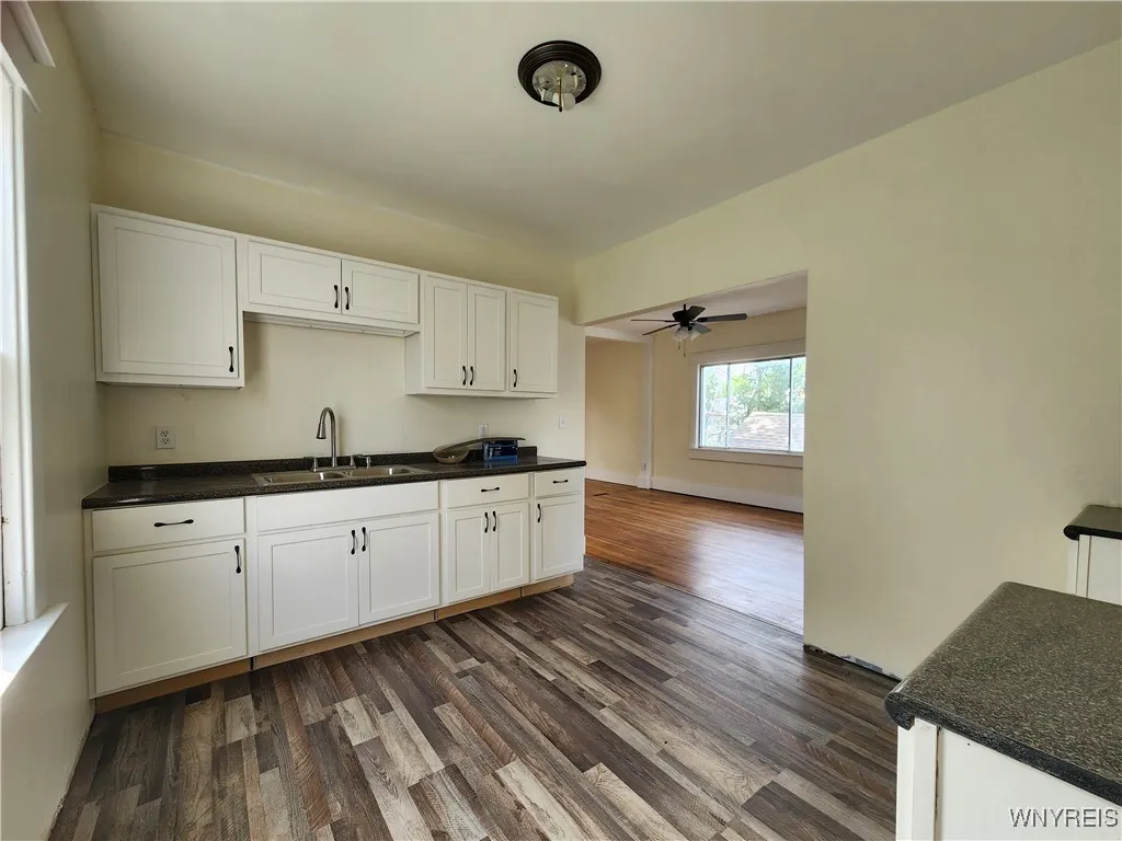 50 Eckhert - Upper Street, Buffalo, New York 14207, Buffalo, New York 14207, 2 Bedrooms Bedrooms, 4 Rooms Rooms,1 BathroomBathrooms,Residential Lease,Closed,50 Eckhert - Upper Street, Buffalo, New York 14207,0,B1568581