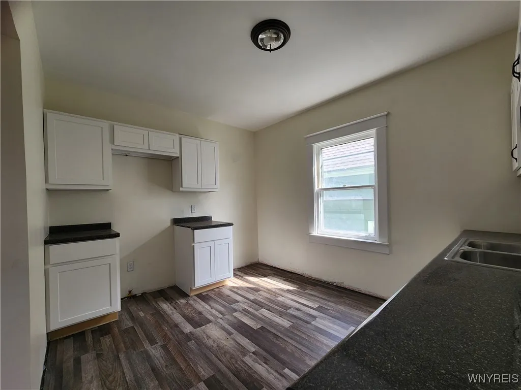 50 Eckhert - Upper Street, Buffalo, New York 14207, Buffalo, New York 14207, 2 Bedrooms Bedrooms, 4 Rooms Rooms,1 BathroomBathrooms,Residential Lease,Closed,50 Eckhert - Upper Street, Buffalo, New York 14207,0,B1568581