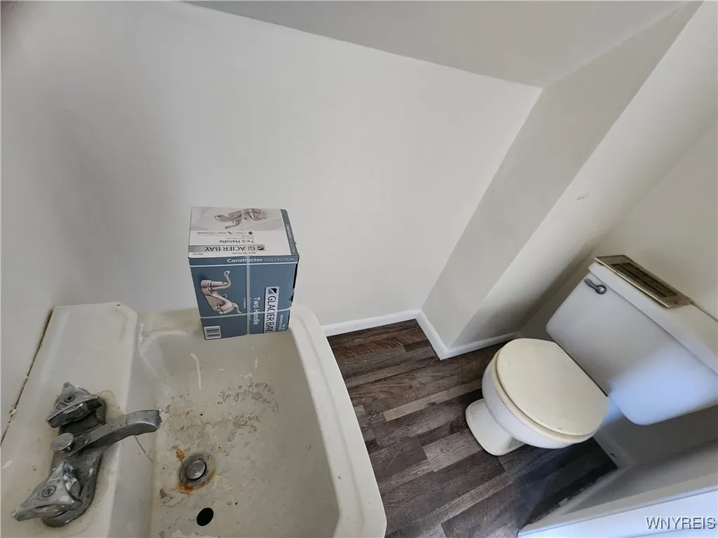 50 Eckhert - Upper Street, Buffalo, New York 14207, Buffalo, New York 14207, 2 Bedrooms Bedrooms, 4 Rooms Rooms,1 BathroomBathrooms,Residential Lease,Closed,50 Eckhert - Upper Street, Buffalo, New York 14207,0,B1568581