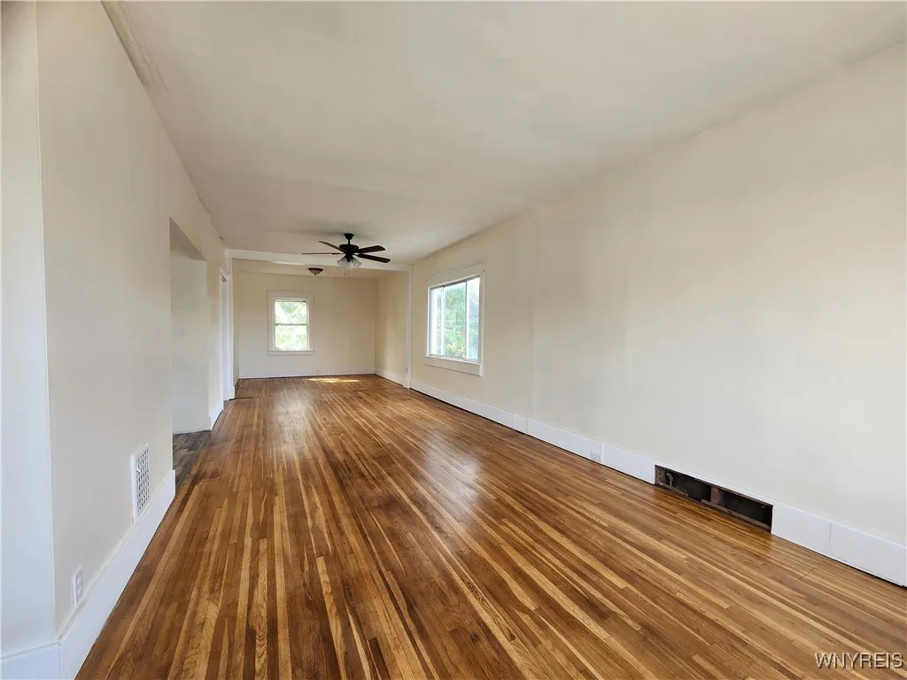 50 Eckhert - Upper Street, Buffalo, New York 14207, Buffalo, New York 14207, 2 Bedrooms Bedrooms, 4 Rooms Rooms,1 BathroomBathrooms,Residential Lease,Closed,50 Eckhert - Upper Street, Buffalo, New York 14207,0,B1568581