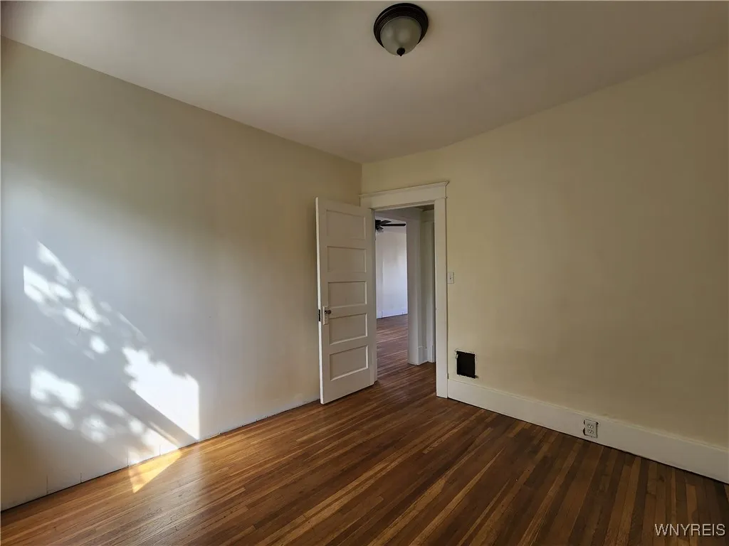 50 Eckhert - Upper Street, Buffalo, New York 14207, Buffalo, New York 14207, 2 Bedrooms Bedrooms, 4 Rooms Rooms,1 BathroomBathrooms,Residential Lease,Closed,50 Eckhert - Upper Street, Buffalo, New York 14207,0,B1568581