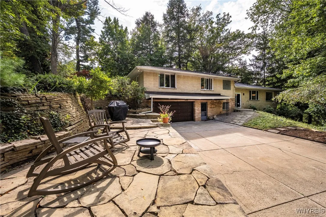5650 Keems Lane, Hamburg, New York 14075, Hamburg, New York 14075, 4 Bedrooms Bedrooms, 9 Rooms Rooms,3 BathroomsBathrooms,Residential,Closed,5650 Keems Lane, Hamburg, New York 14075,0,B1566517