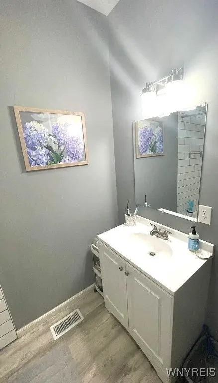 180 Mackinaw Street, Buffalo, New York 14204, Buffalo, New York 14204, 9 Bedrooms Bedrooms, ,4 BathroomsBathrooms,Residential,Closed,180 Mackinaw Street, Buffalo, New York 14204,0,B1568606
