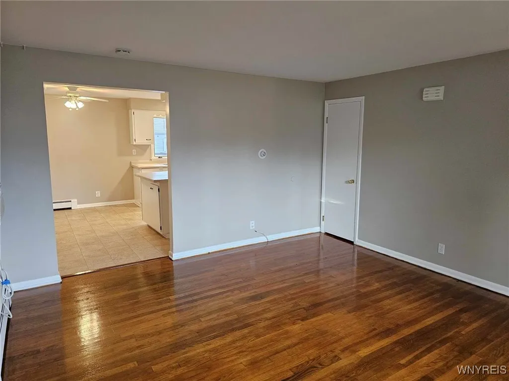 3992 Big Tree Road, Hamburg, New York 14075, Hamburg, New York 14075, 3 Bedrooms Bedrooms, 5 Rooms Rooms,1 BathroomBathrooms,Residential Lease,Closed,3992 Big Tree Road, Hamburg, New York 14075,0,B1568552