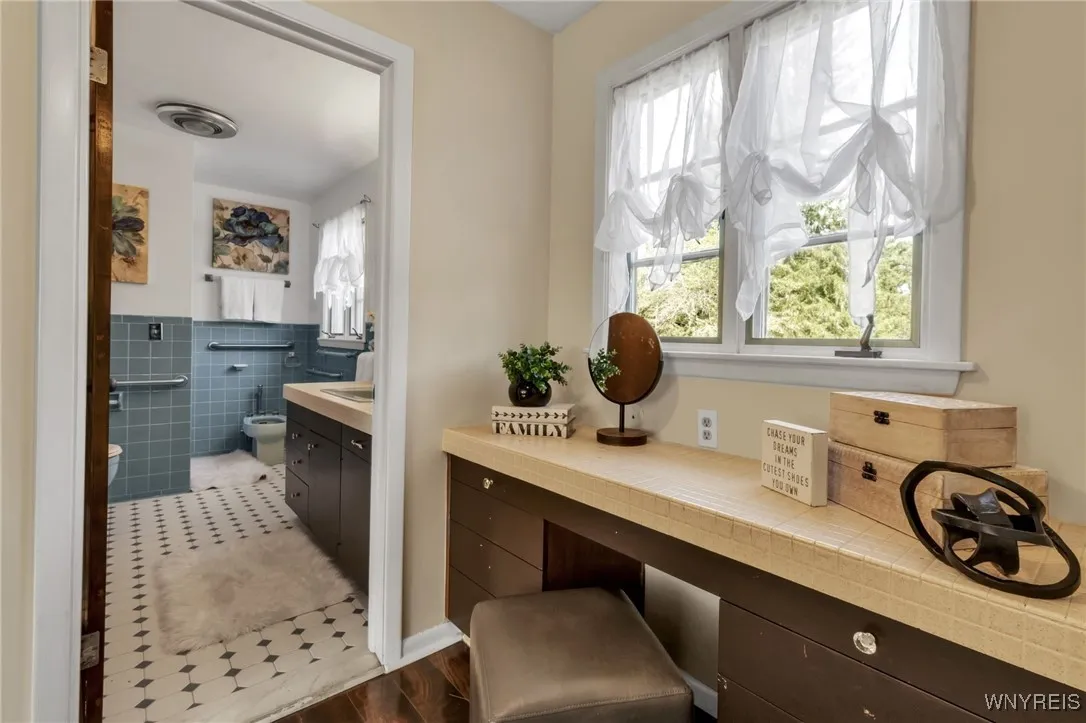 Master Suite built in vanity and bath