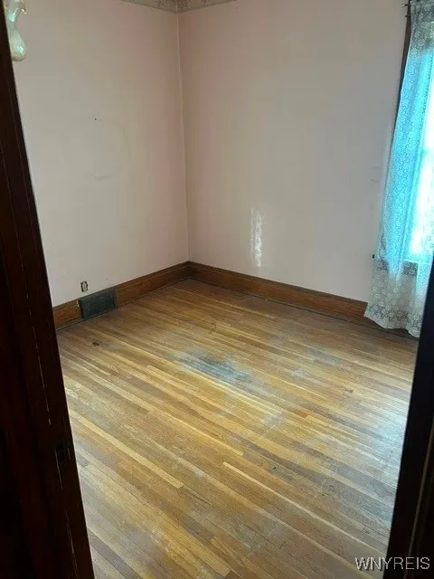 105 Laird Avenue, Buffalo, New York 14207, Buffalo, New York 14207, 6 Bedrooms Bedrooms, ,2 BathroomsBathrooms,Residential,Closed,105 Laird Avenue, Buffalo, New York 14207,0,B1567980