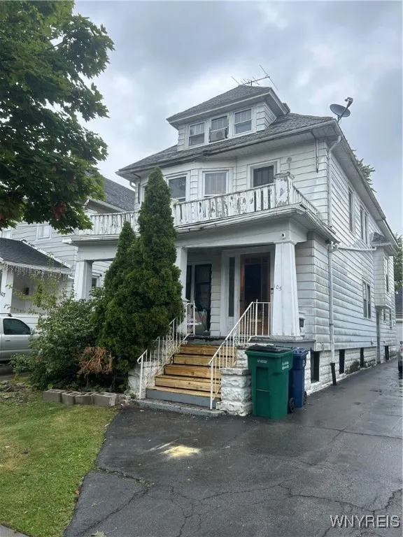 105 Laird Avenue, Buffalo, New York 14207, Buffalo, New York 14207, 6 Bedrooms Bedrooms, ,2 BathroomsBathrooms,Residential,Closed,105 Laird Avenue, Buffalo, New York 14207,0,B1567980