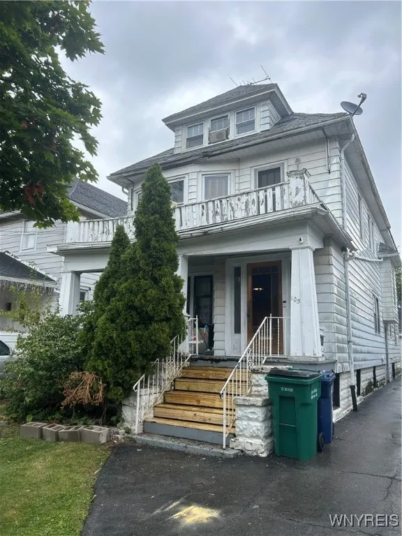 105 Laird Avenue, Buffalo, New York 14207, Buffalo, New York 14207, 6 Bedrooms Bedrooms, ,2 BathroomsBathrooms,Residential,Closed,105 Laird Avenue, Buffalo, New York 14207,0,B1567980