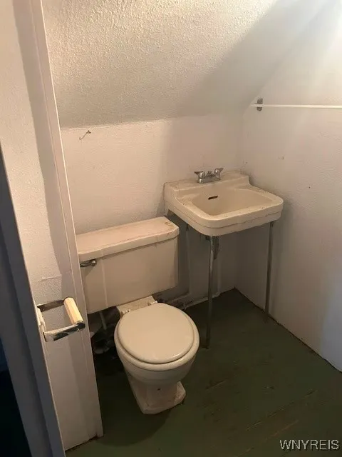 105 Laird Avenue, Buffalo, New York 14207, Buffalo, New York 14207, 6 Bedrooms Bedrooms, ,2 BathroomsBathrooms,Residential,Closed,105 Laird Avenue, Buffalo, New York 14207,0,B1567980