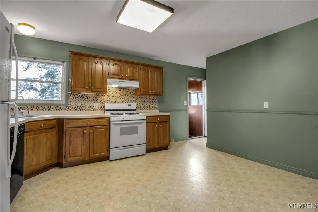 29 Dunlop Avenue, Tonawanda-town, New York 14150, Tonawanda, New York 14150, 3 Bedrooms Bedrooms, 6 Rooms Rooms,1 BathroomBathrooms,Residential,Closed,29 Dunlop Avenue, Tonawanda-town, New York 14150,0,B1568646