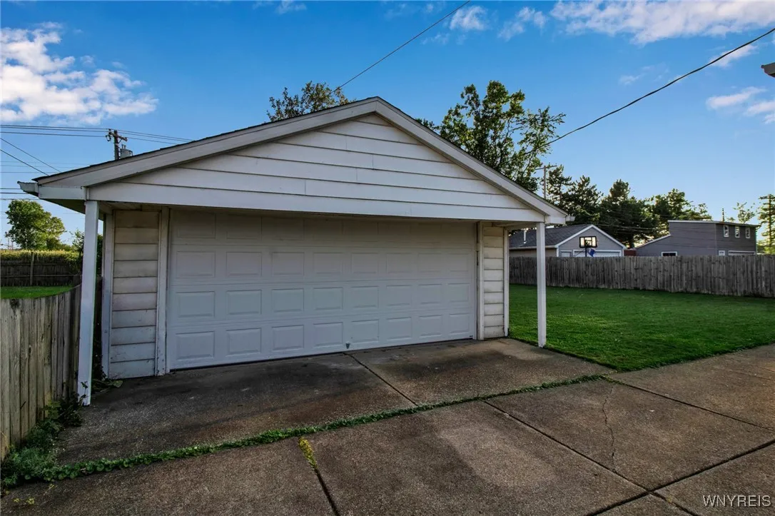 29 Dunlop Avenue, Tonawanda-town, New York 14150, Tonawanda, New York 14150, 3 Bedrooms Bedrooms, 6 Rooms Rooms,1 BathroomBathrooms,Residential,Closed,29 Dunlop Avenue, Tonawanda-town, New York 14150,0,B1568646