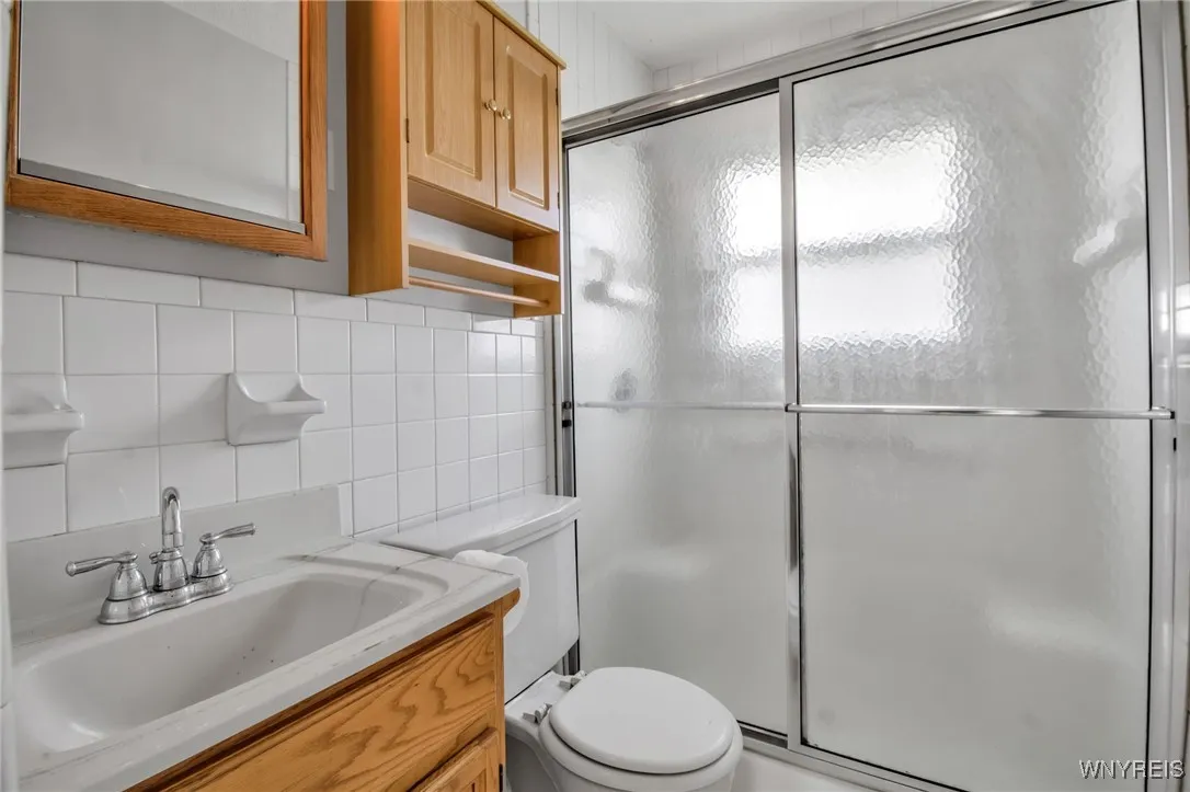 29 Dunlop Avenue, Tonawanda-town, New York 14150, Tonawanda, New York 14150, 3 Bedrooms Bedrooms, 6 Rooms Rooms,1 BathroomBathrooms,Residential,Closed,29 Dunlop Avenue, Tonawanda-town, New York 14150,0,B1568646