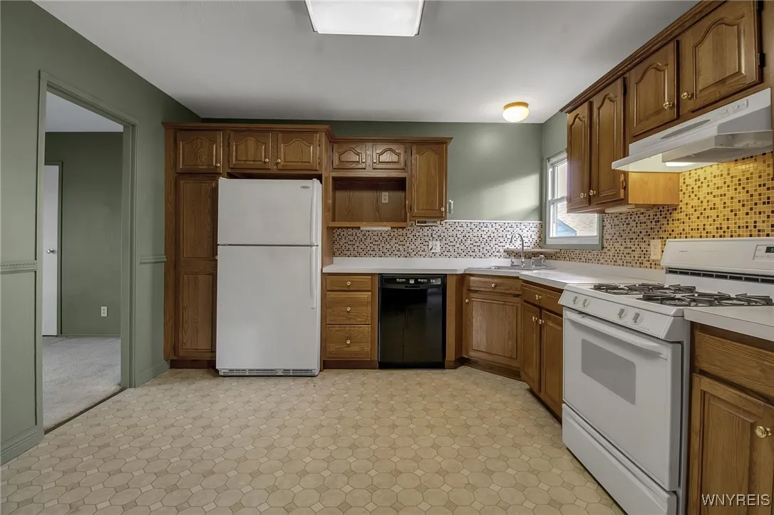 29 Dunlop Avenue, Tonawanda-town, New York 14150, Tonawanda, New York 14150, 3 Bedrooms Bedrooms, 6 Rooms Rooms,1 BathroomBathrooms,Residential,Closed,29 Dunlop Avenue, Tonawanda-town, New York 14150,0,B1568646