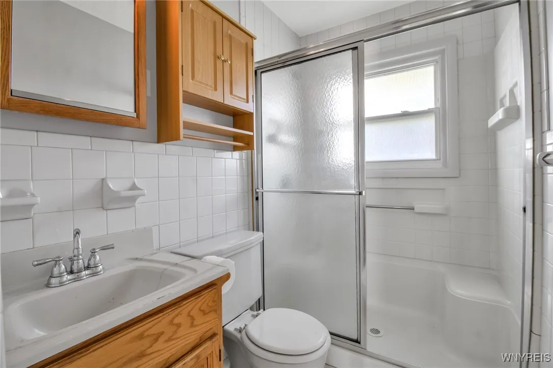 29 Dunlop Avenue, Tonawanda-town, New York 14150, Tonawanda, New York 14150, 3 Bedrooms Bedrooms, 6 Rooms Rooms,1 BathroomBathrooms,Residential,Closed,29 Dunlop Avenue, Tonawanda-town, New York 14150,0,B1568646